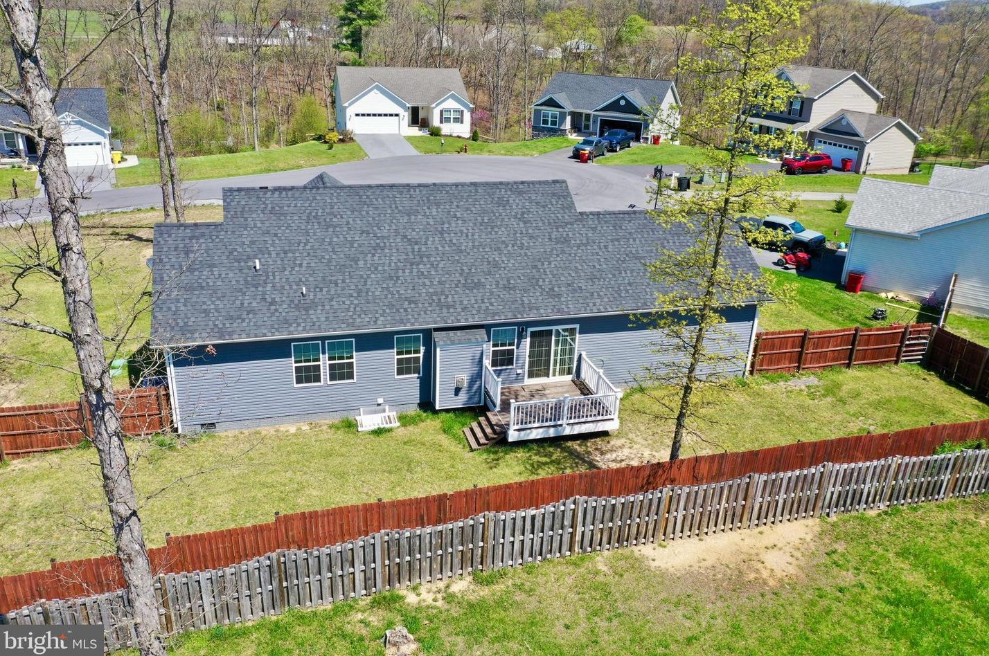 464 Executive Way, Hedgesville WV  25427-5770 exterior