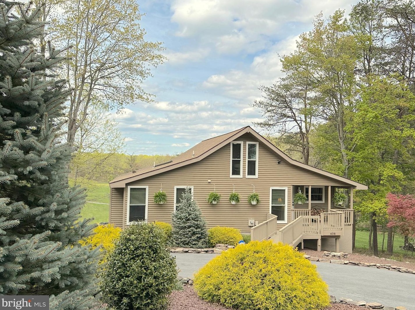 438 Winter Camp Trl, Hedgesville WV  25427-5497 exterior