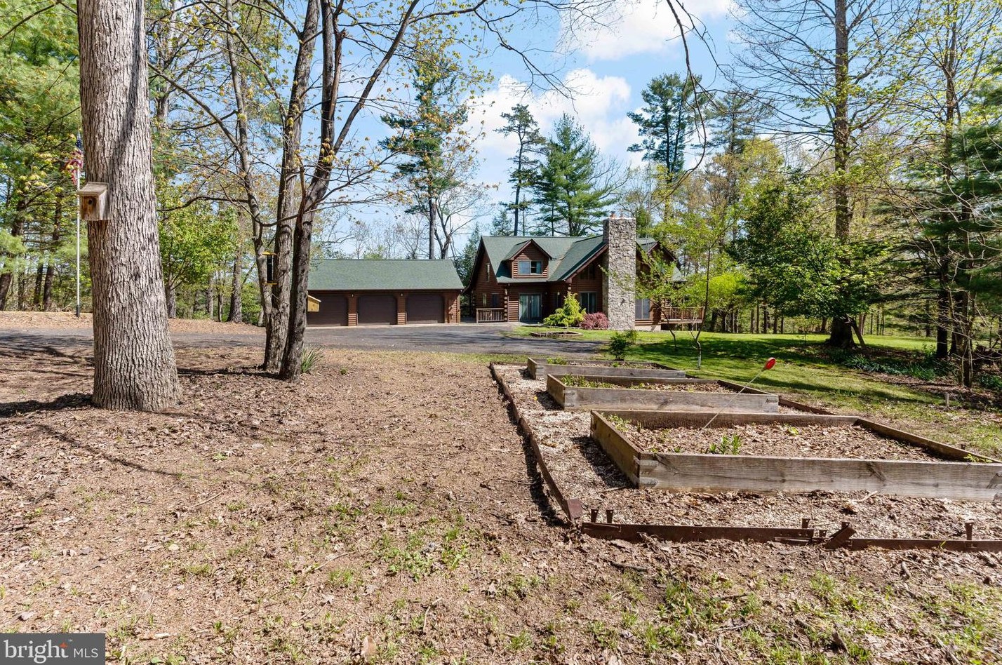 2798 Crossroad School Rd, Hedgesville WV  25427-5198 exterior