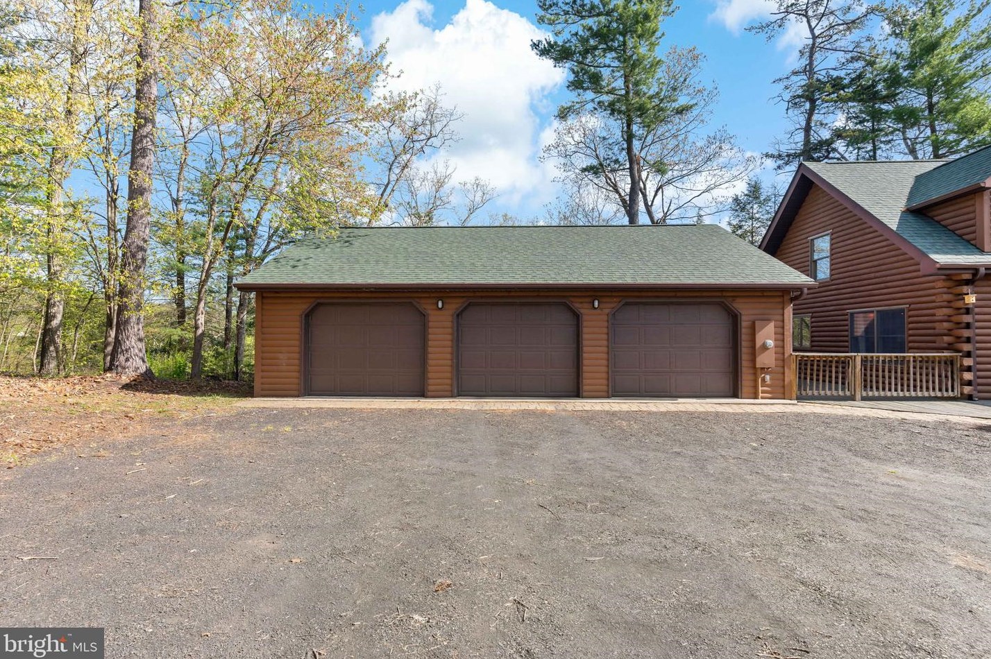 2798 Crossroad School Rd, Hedgesville WV  25427-5198 exterior
