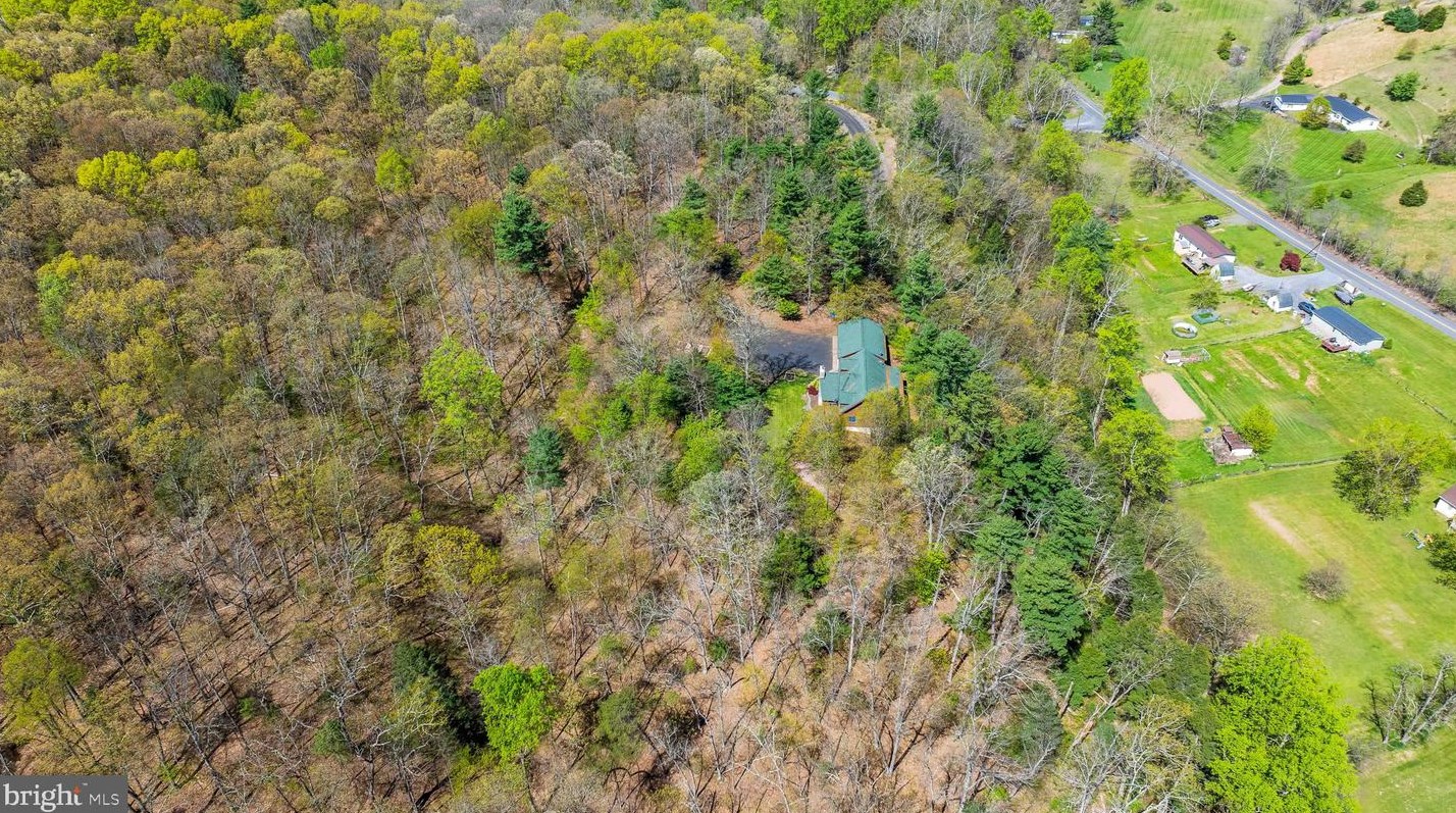 2798 Crossroad School Rd, Hedgesville WV  25427-5198 exterior
