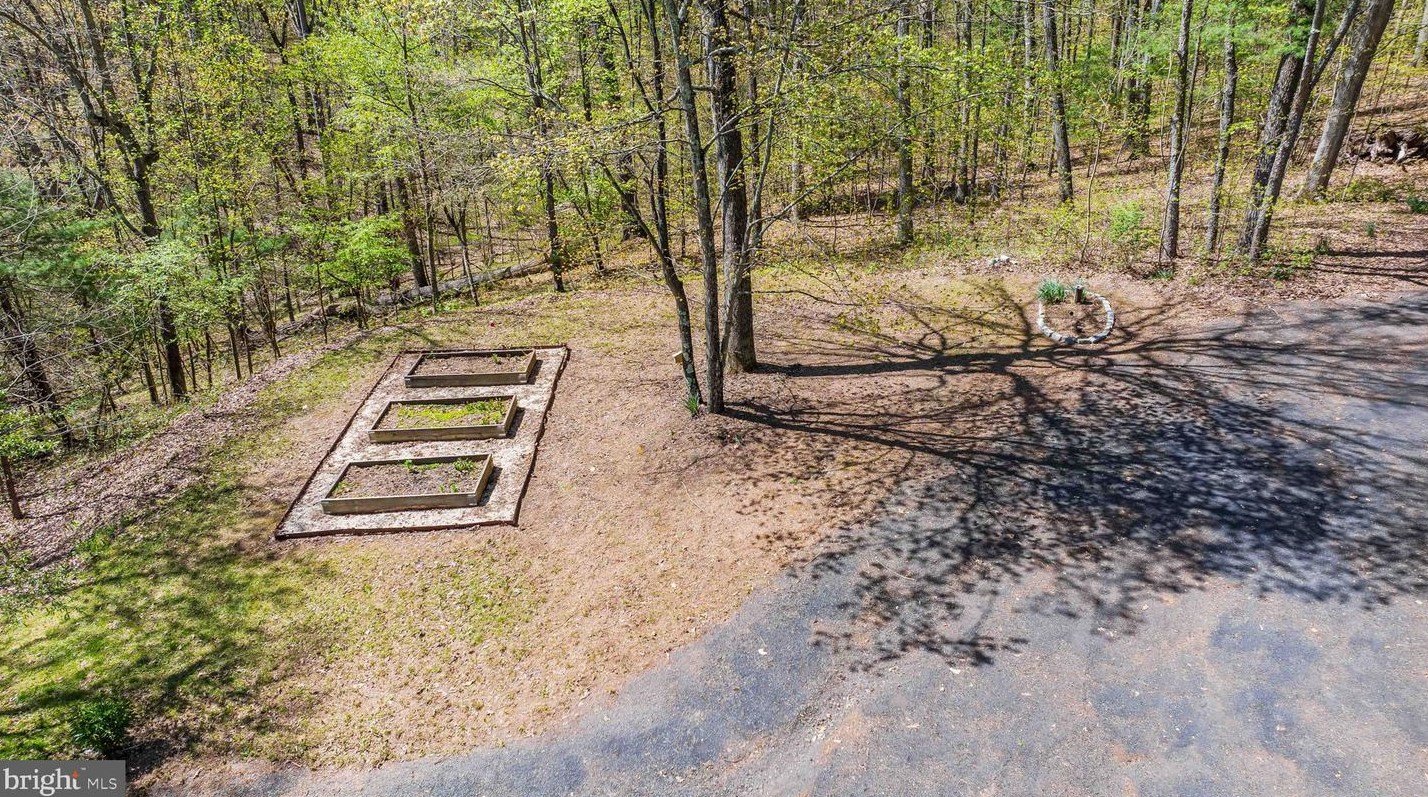 2798 Crossroad School Rd, Hedgesville WV  25427-5198 exterior