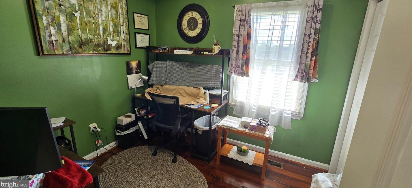 24 Magnolia Ter, Martinsburg WV  25404-3472 exterior