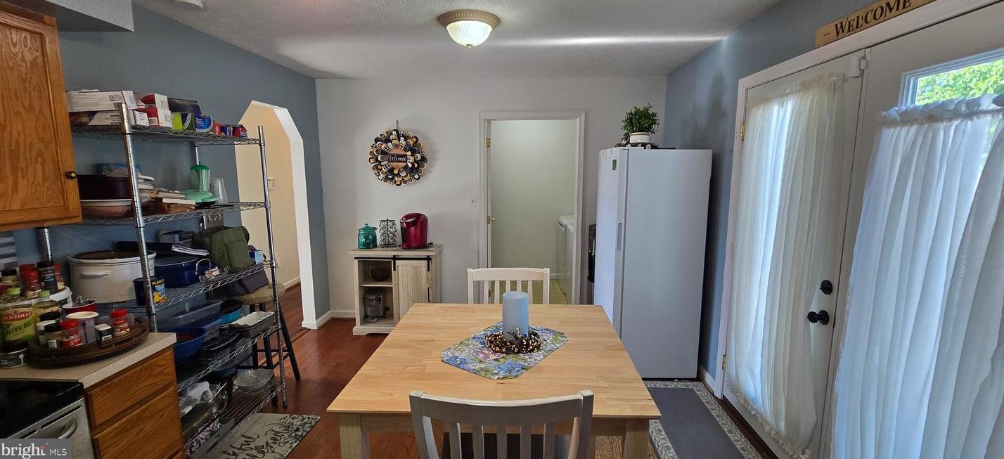 24 Magnolia Ter, Martinsburg WV  25404-3472 exterior