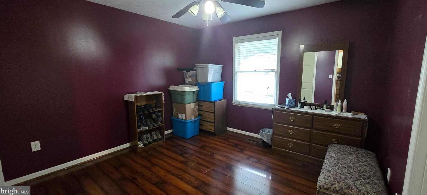 24 Magnolia Ter, Martinsburg WV  25404-3472 exterior