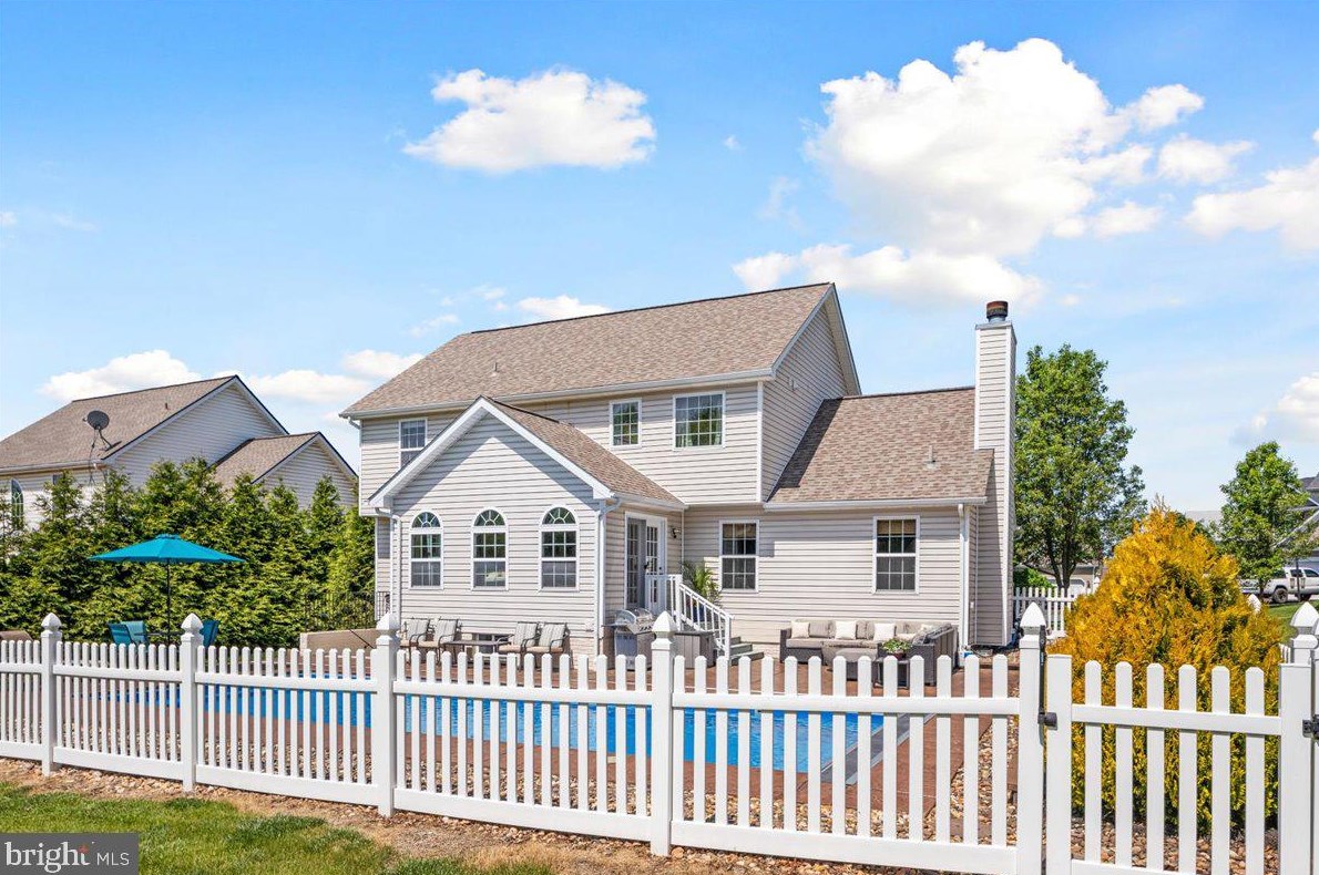 260 Shannon Ct, Inwood WV 25428-3876 exterior