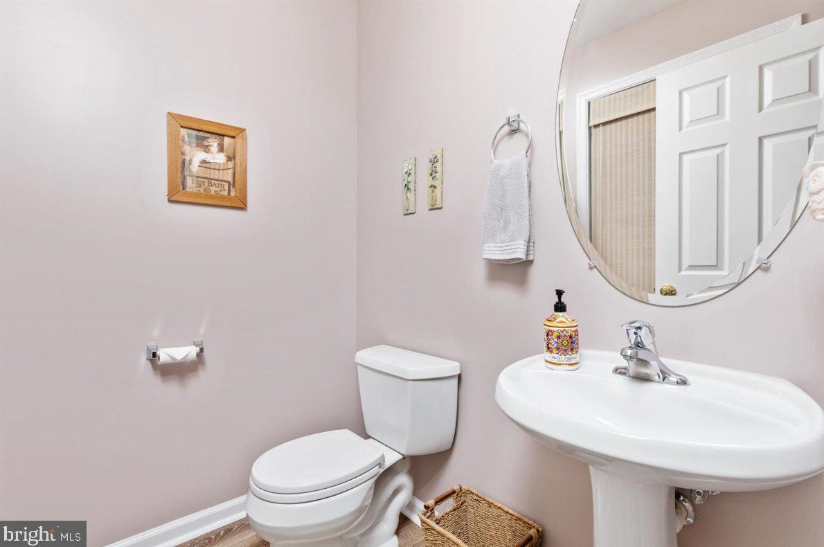 260 Shannon Ct, Inwood WV 25428-3876 exterior