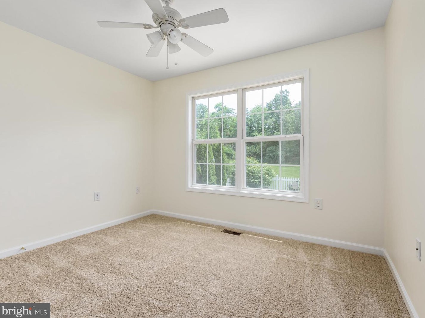 246 Shannon Ct, Inwood WV 25428-3876 exterior