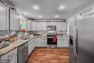 9434 Winchester Ave, Bunker Hill, WV 25413 - Photo 11