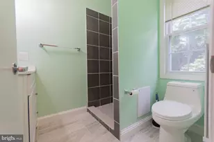 230 Jefferson St, Martinsburg, WV 25401 - Photo 29