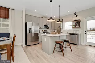 301 Valor Ln, Martinsburg, WV 25405 - Photo 9