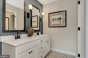 301 Valor Ln, Martinsburg, WV 25405 - Photo 19