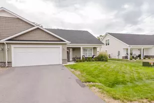 716 Dripping Spring Dr, Hedgesville, WV 25427 - Photo 1