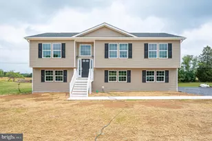 327 Audrey Ln, Inwood, WV 25428 - Photo 3