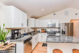 161 Dewdrop Ln, Hedgesville, WV 25427 - Photo 3