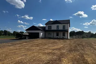 117 Florence Ln, Martinsburg, WV 25403 - Photo 3