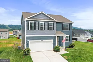 248 Aylesbury Ln, Martinsburg, WV 25403 - Photo 3