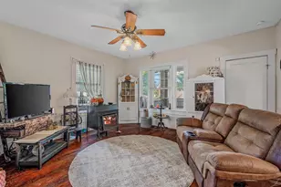 9872 Winchester Ave, Bunker Hill, WV 25413 - Photo 5