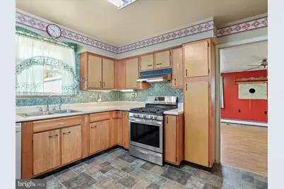 60 Grey Spring Avenue, Bunker Hill, WV 25413 - Photo 11