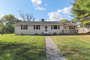 60 Grey Spring Ave, Bunker Hill, WV 25413 - Photo 3