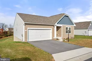 160 Wigeon Ct, Bunker Hill, WV 25413 - Photo 3