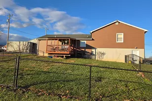 70 Kathys Ln, Hedgesville, WV 25427 - Photo 5