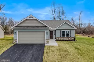 95 Boothbay Dr, Martinsburg, WV 25403 - Photo 1