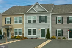 107 Loblolly Dr, Bunker Hill, WV 25413 - Photo 1