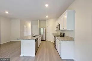 25 Cranston Ct, Falling Waters, WV 25419 - Photo 3