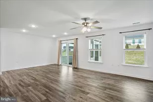 567 Dripping Spring Dr, Hedgesville, WV 25427 - Photo 5