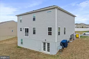 183 Luxor Ct, Bunker Hill, WV 25413 - Photo 3