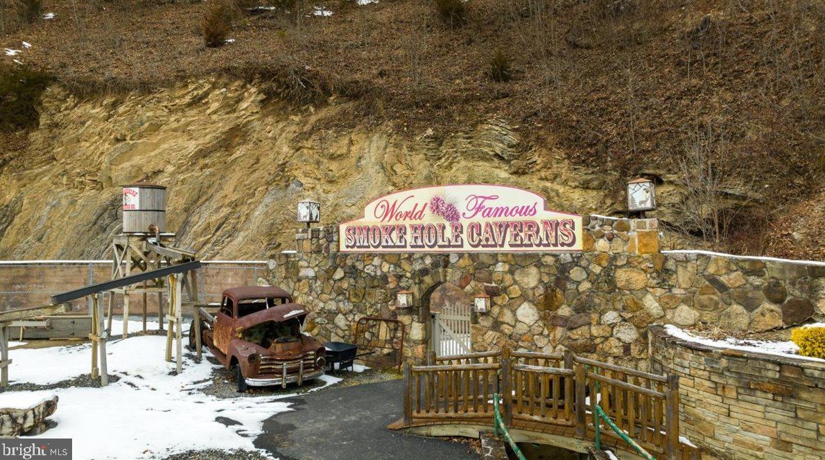 101 Virginia Ave, Arthur WV 26847-1715 exterior