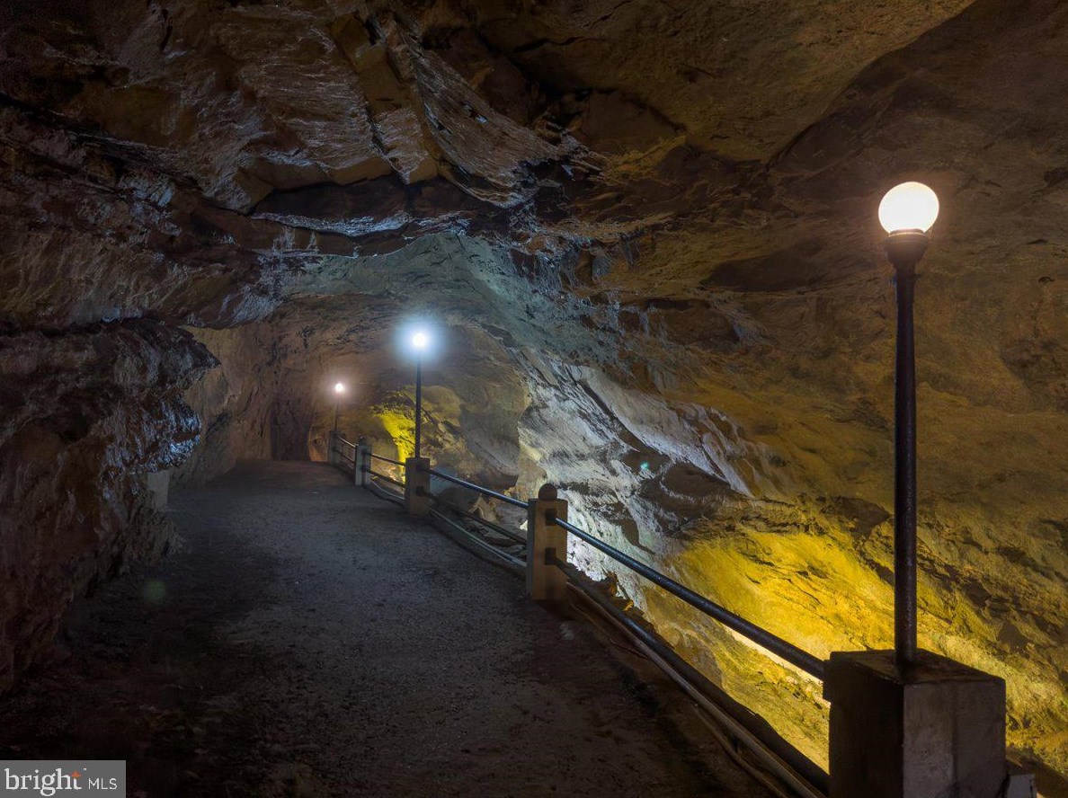 101 Virginia Ave, Arthur WV 26847-1715 exterior