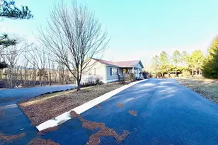 401 Nighthawk Dr, Petersburg, WV 26847 - Photo 3