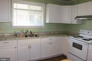 19 Myrtle Ave, Petersburg, WV 26847 - Photo 13