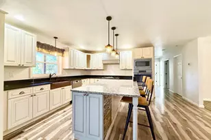 560 Pin Oak Rd, Moorefield, WV 26836 - Photo 17