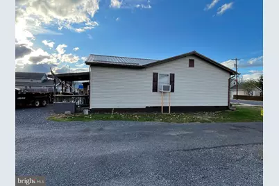 207 Central Avenue, Moorefield, WV 26836 - Photo 5