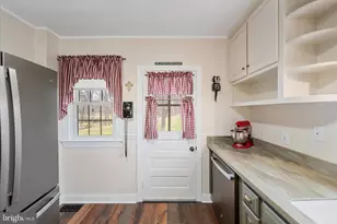 310 W Main St, Wardensville, WV 26851 - Photo 21