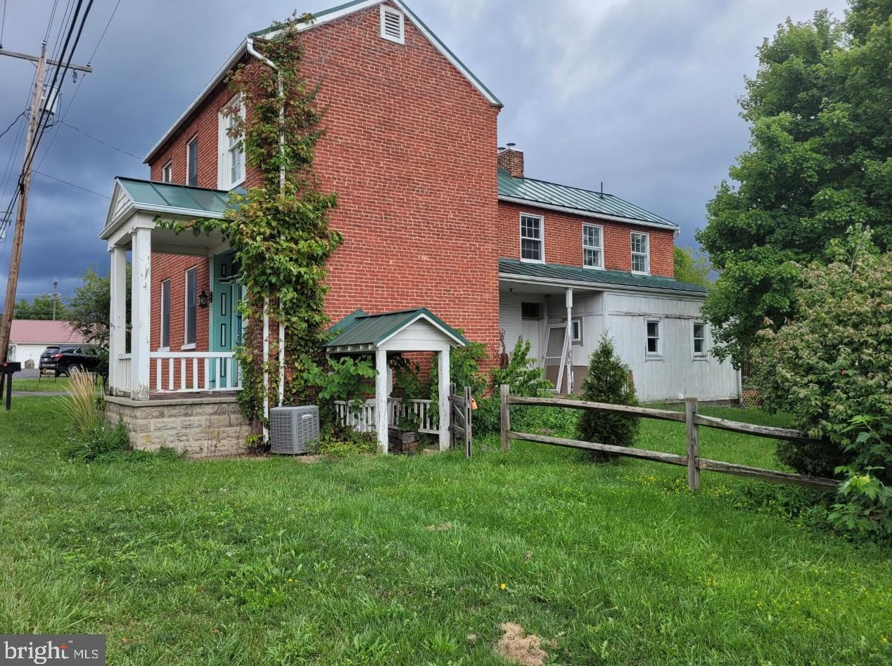 69 Springfield Pike, Springfield, WV 26763