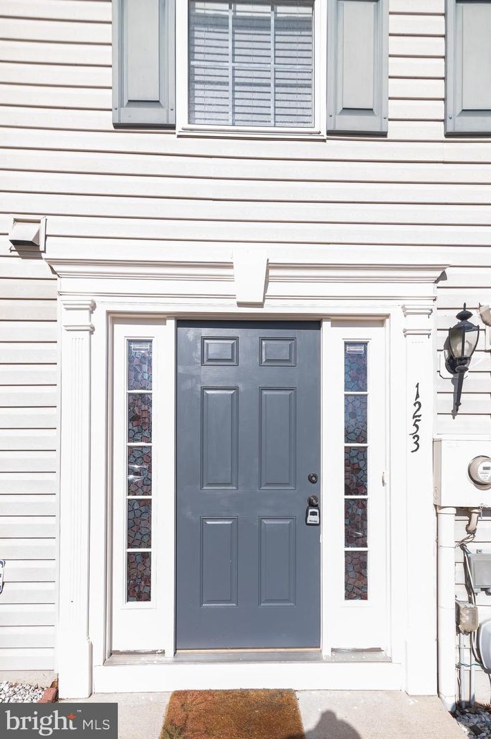 1253 Mare St, Ranson WV  25438-5723 exterior