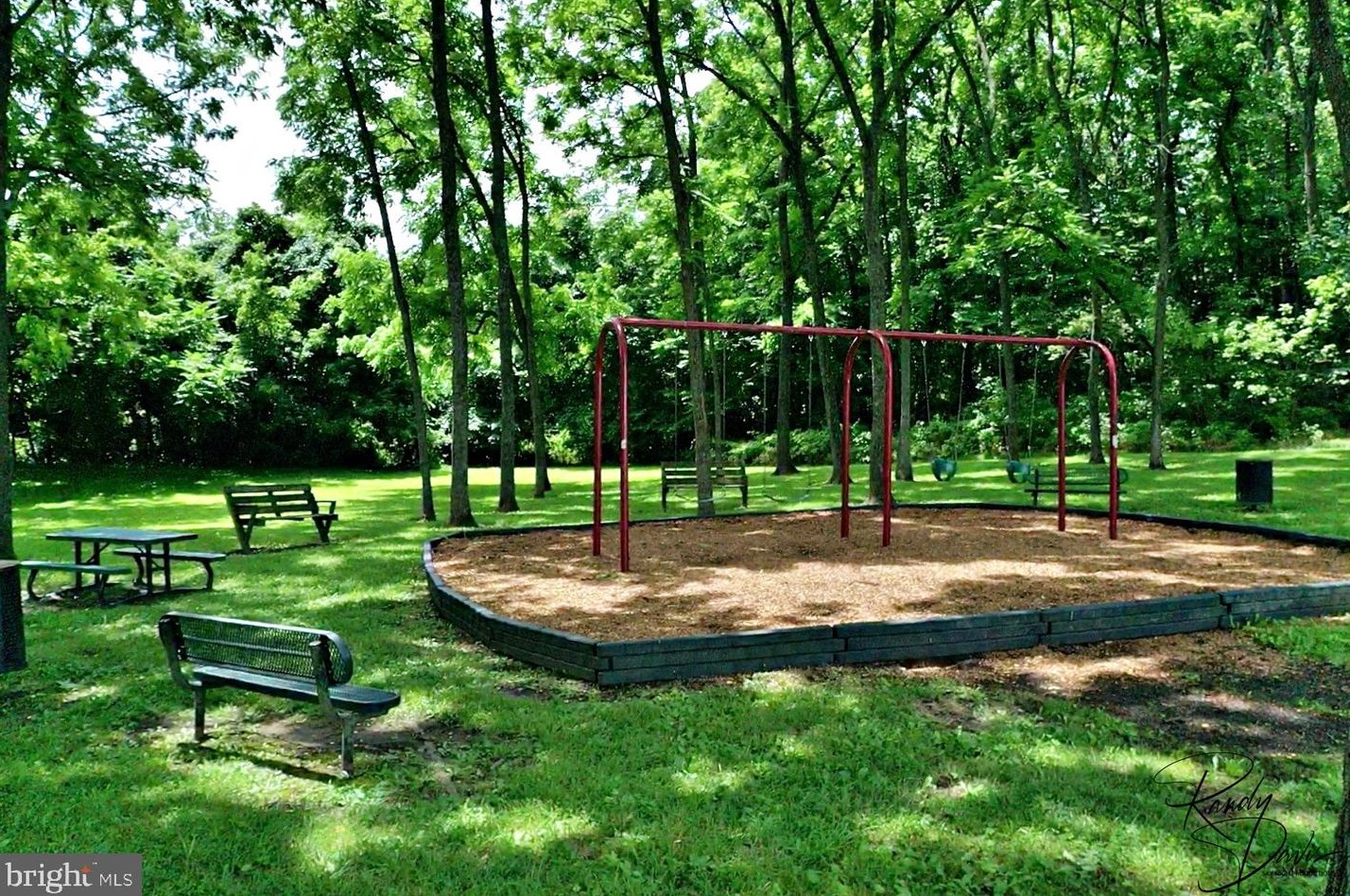 640 Thumper Dr, Ranson WV  25438-4890 exterior