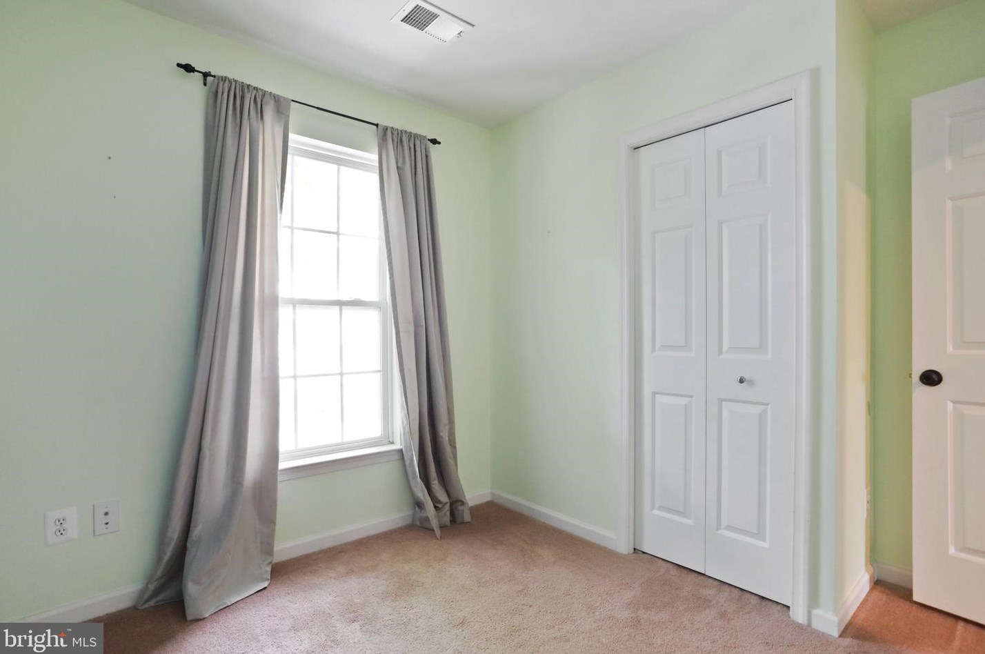 1350 Steed St, Ranson WV  25438-5708 exterior