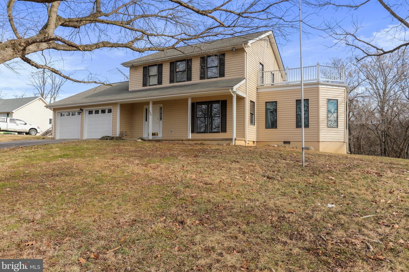 166 Hyde Park Ln, Charles Town, WV 25414