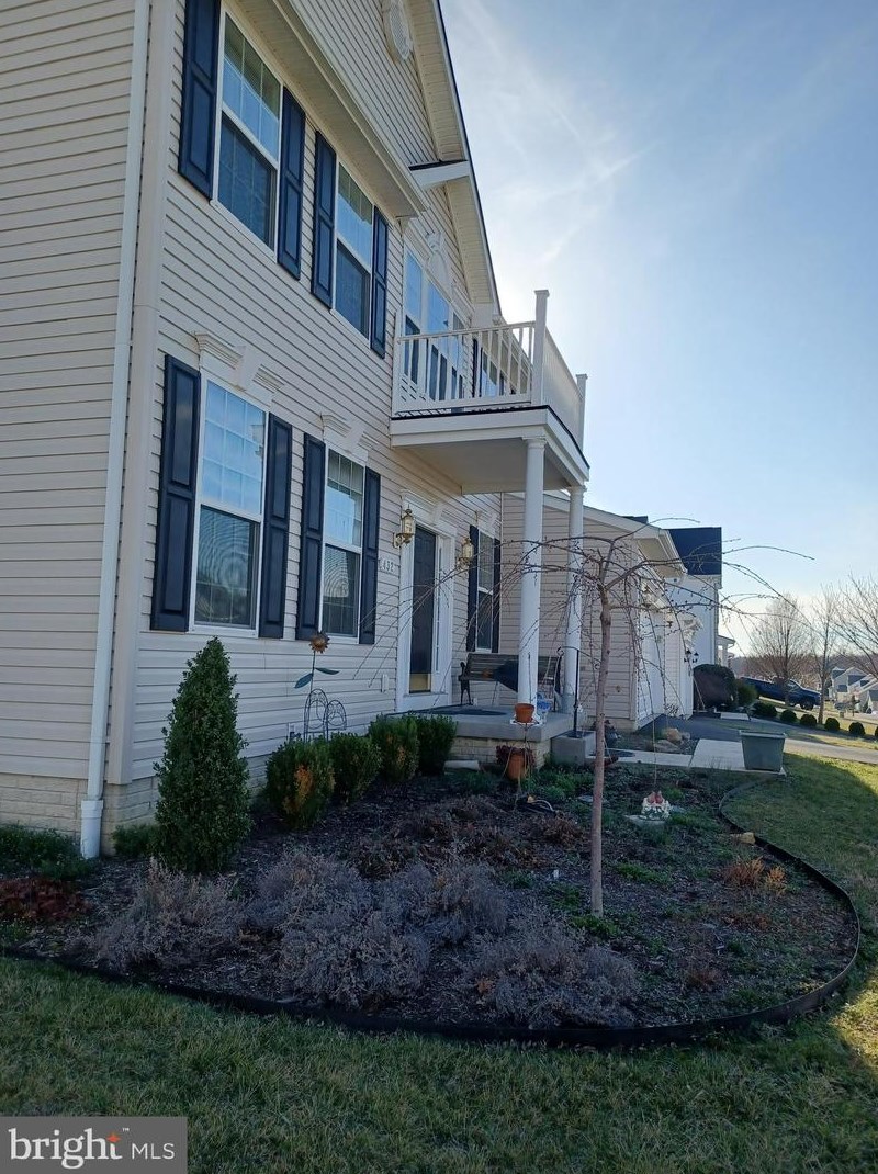 432 Hughs Rd, Charles Town, WV 25414