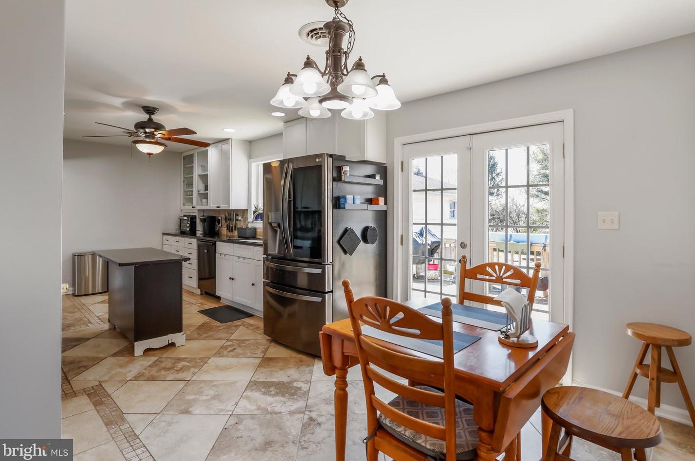 224 Old Leetown Pike, Martinsburg WV 25430-5561 exterior