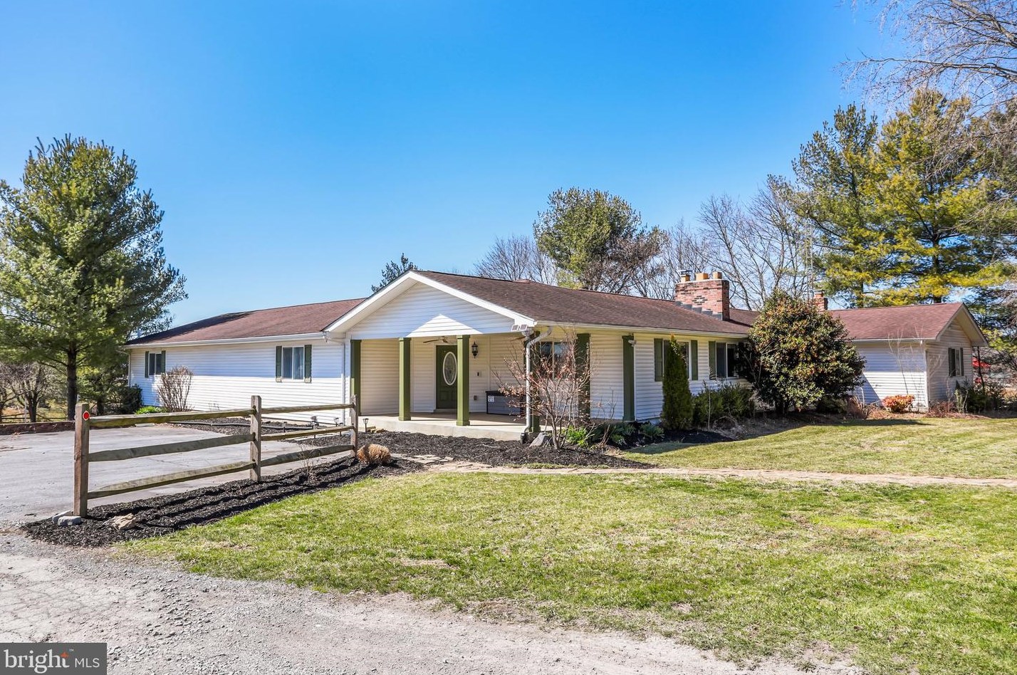 224 Old Leetown Pike, Martinsburg WV 25430-5561 exterior