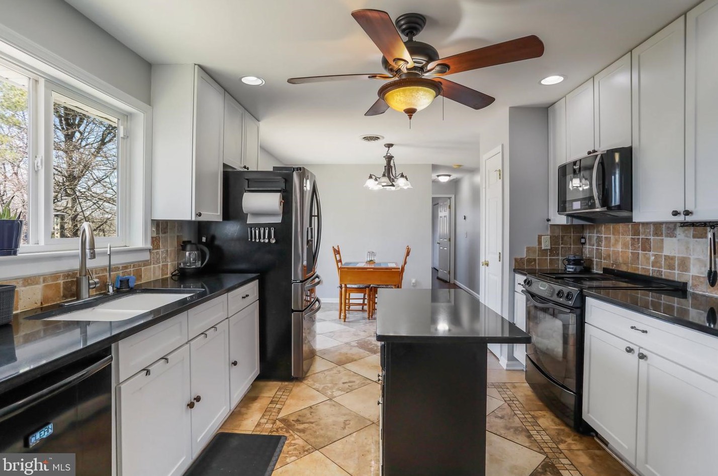 224 Old Leetown Pike, Martinsburg WV 25430-5561 exterior