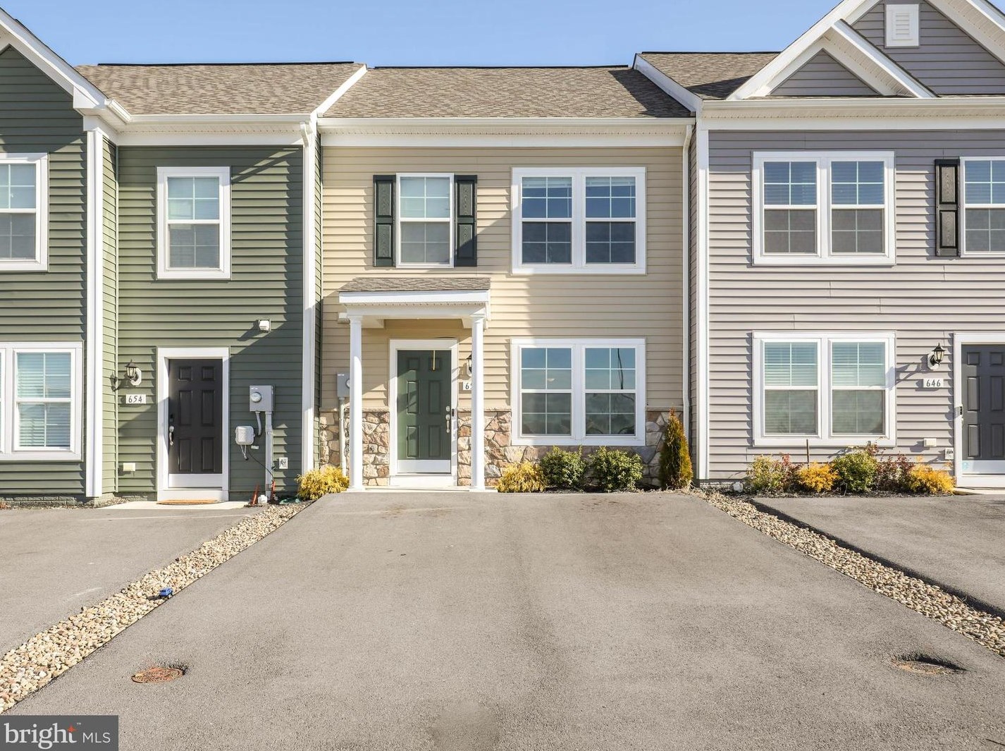 650 Thumper Dr, Ranson WV  25438-4890 exterior