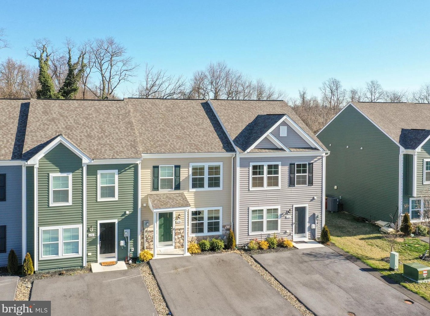 650 Thumper Dr, Ranson WV  25438-4890 exterior