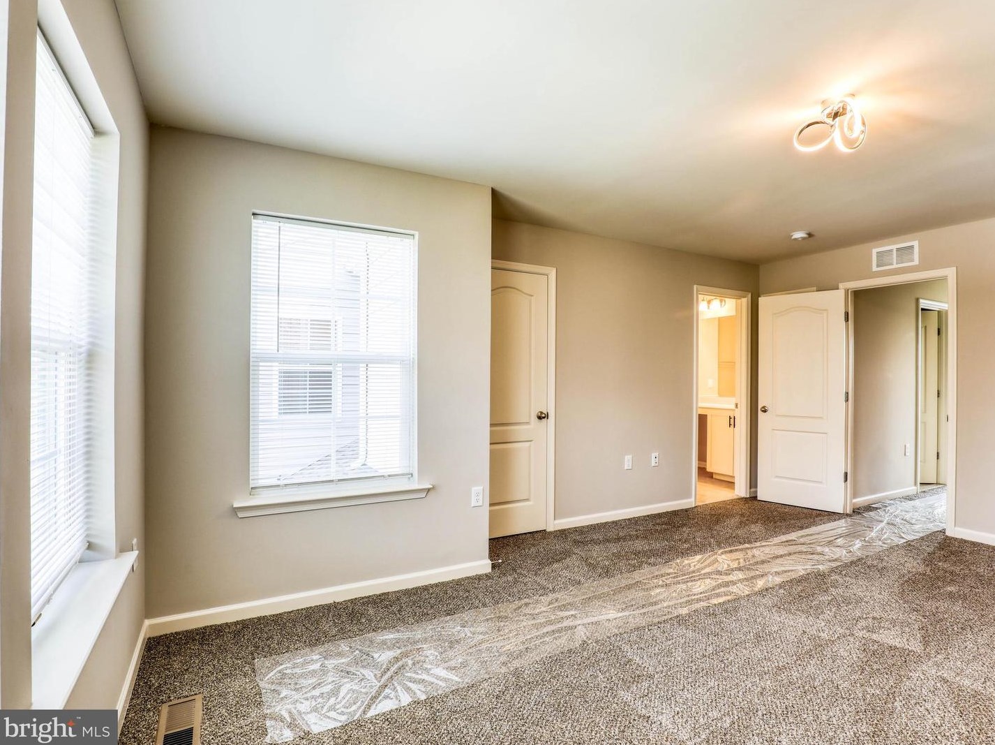 650 Thumper Dr, Ranson WV  25438-4890 exterior